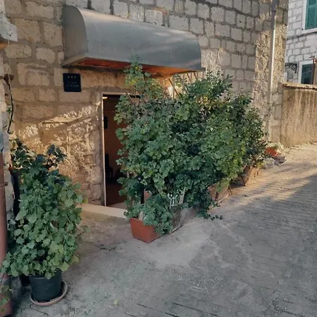 Studio Apartment In Old Town *